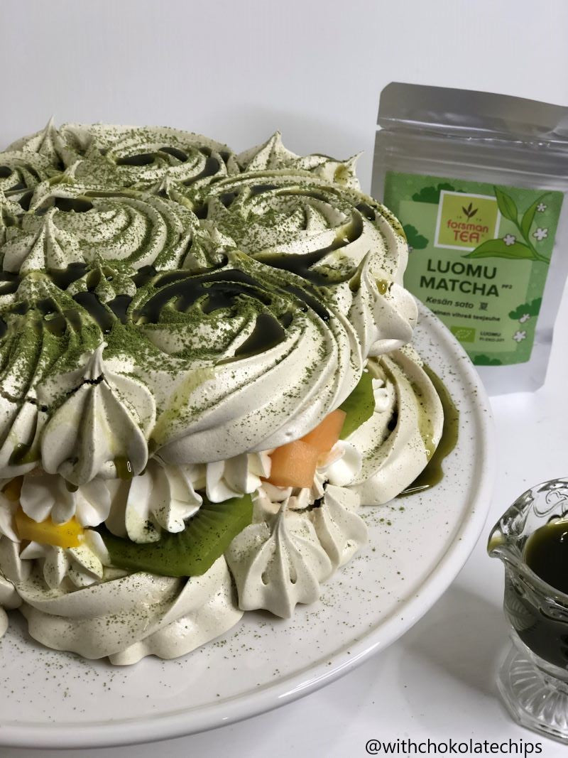 Matcha pavlova